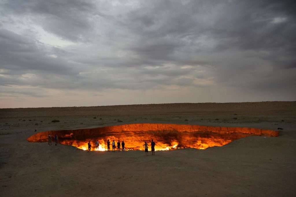 Krater Von Derweze Tor Zur Hölle In Turkmenistan
