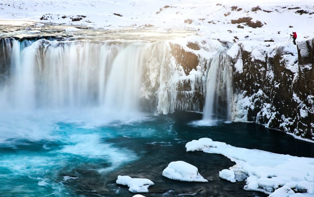 Spektakuläre Wasserfälle Umgeben Von Eis Und Schnee In Island 