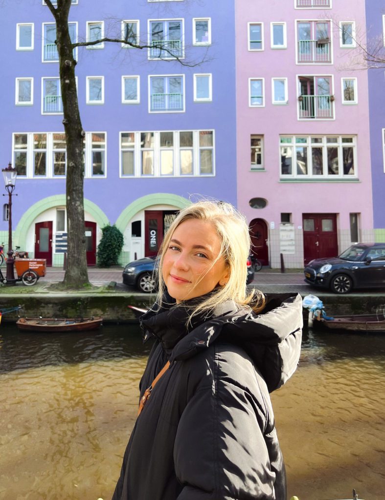 In The Interview, Lizzy @Flossys_Wonderland Tells Us About Moving To Amsterdam