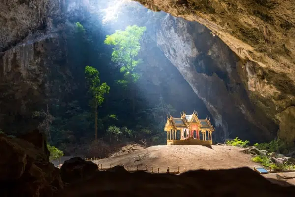 Grotta Phraya Nakhon 1
