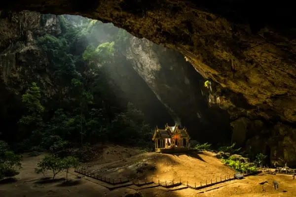 Grotta di Phraya Nakhon 2