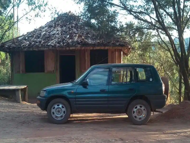 Uganda_Auto_Rav4
