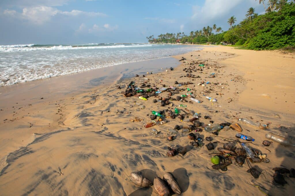 Strände In Sri Lanka Die Unter Den Plastikmüll- Abfällen Leiden