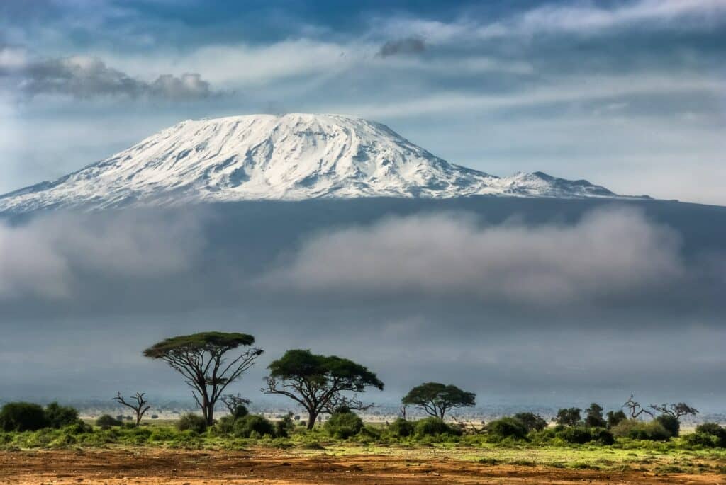 Kilimanjaro-Der Höchste Berg Afrikas. Diee Wanderrouten Sind Eher Für Erfahrene Wanderer