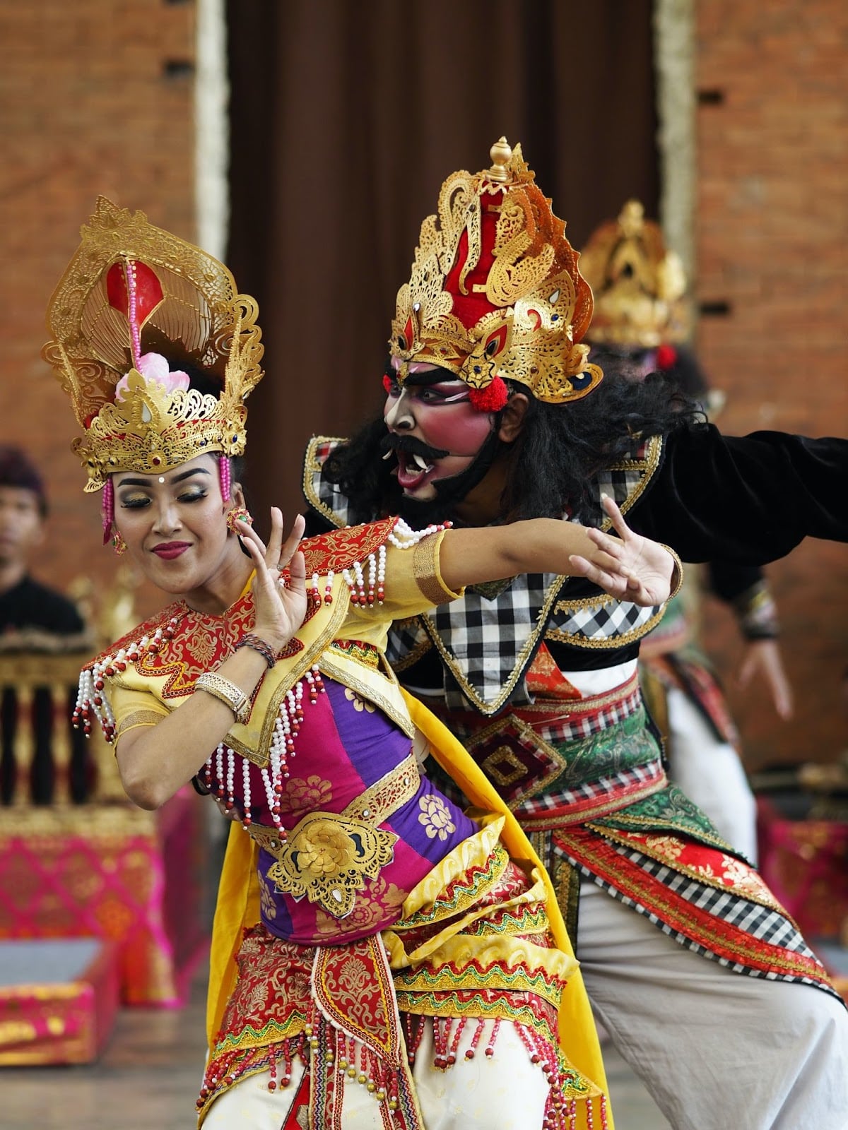 Dança indonésia, mulher