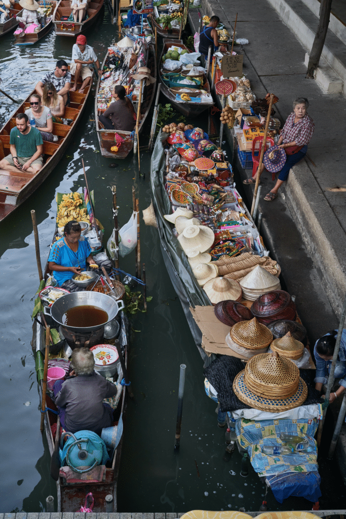 Os mercados flutuantes da Tailândia