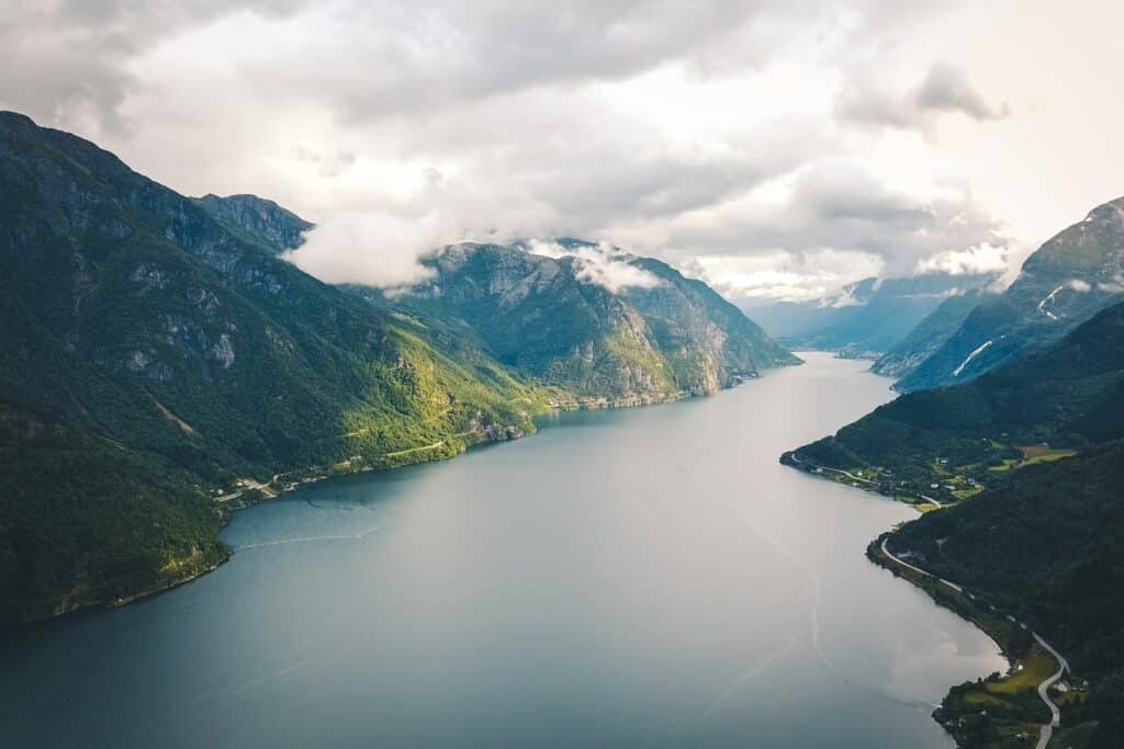 De fjorden van Noorwegen van bovenaf
